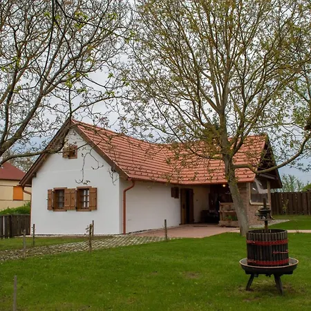 Апартаменты Lebar Birtok-szallashely